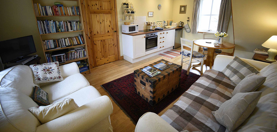 Our self catering accommodation in Glenhinnisdal contains a great kitchen with oven hob fridge freezer