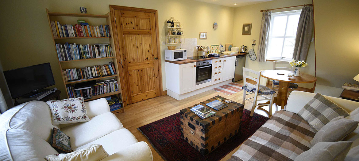 Self catering accommodation on the Isle of Skye with comfortable living room WIFI and modern kitchen